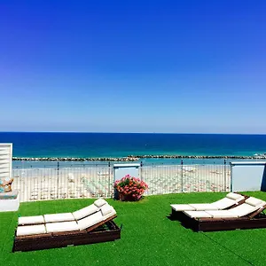 ** Aparthotel Frontemare Italia